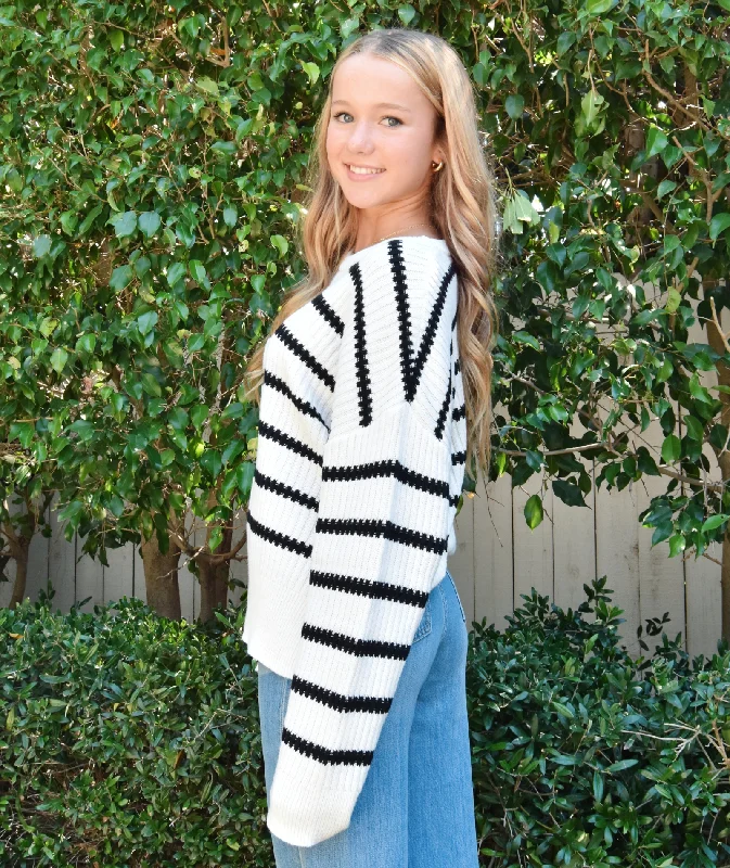 8apart Women Corinne Ivory/Black Striped Sweater